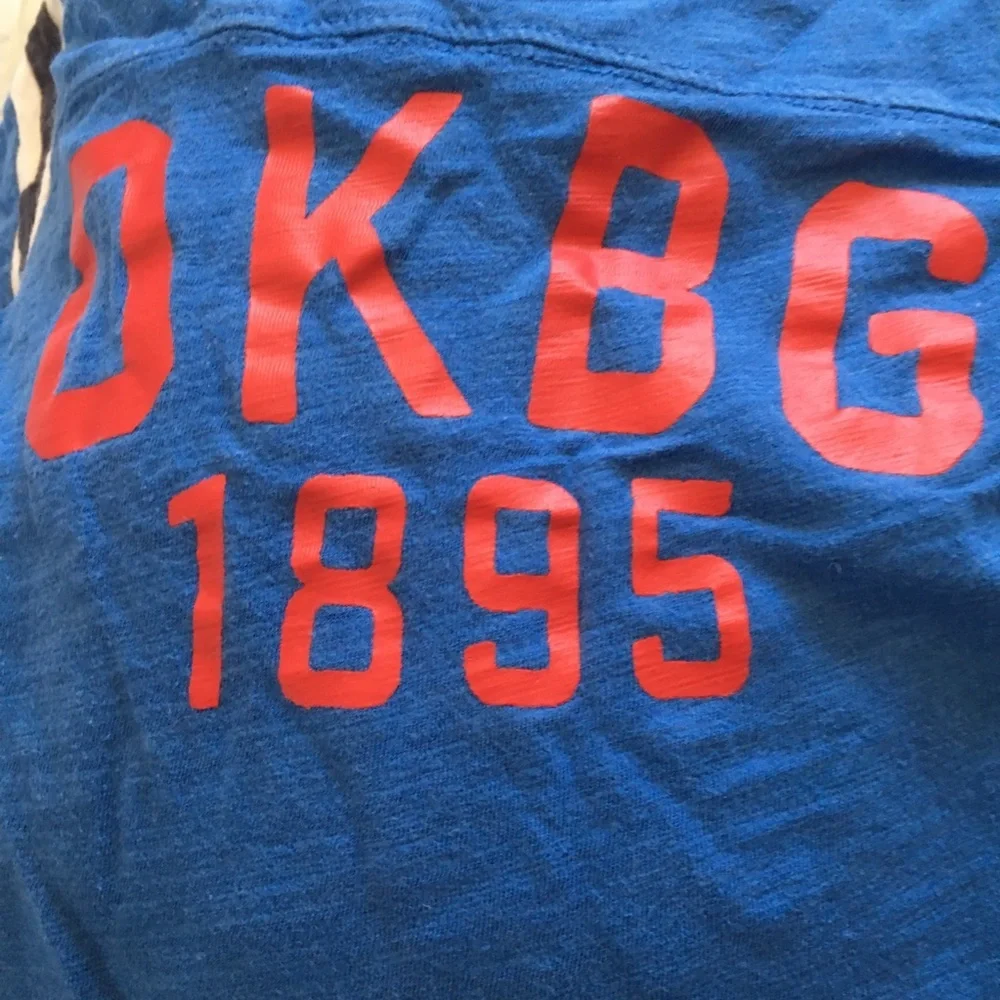Boys Oshkosh t shirt 2 t